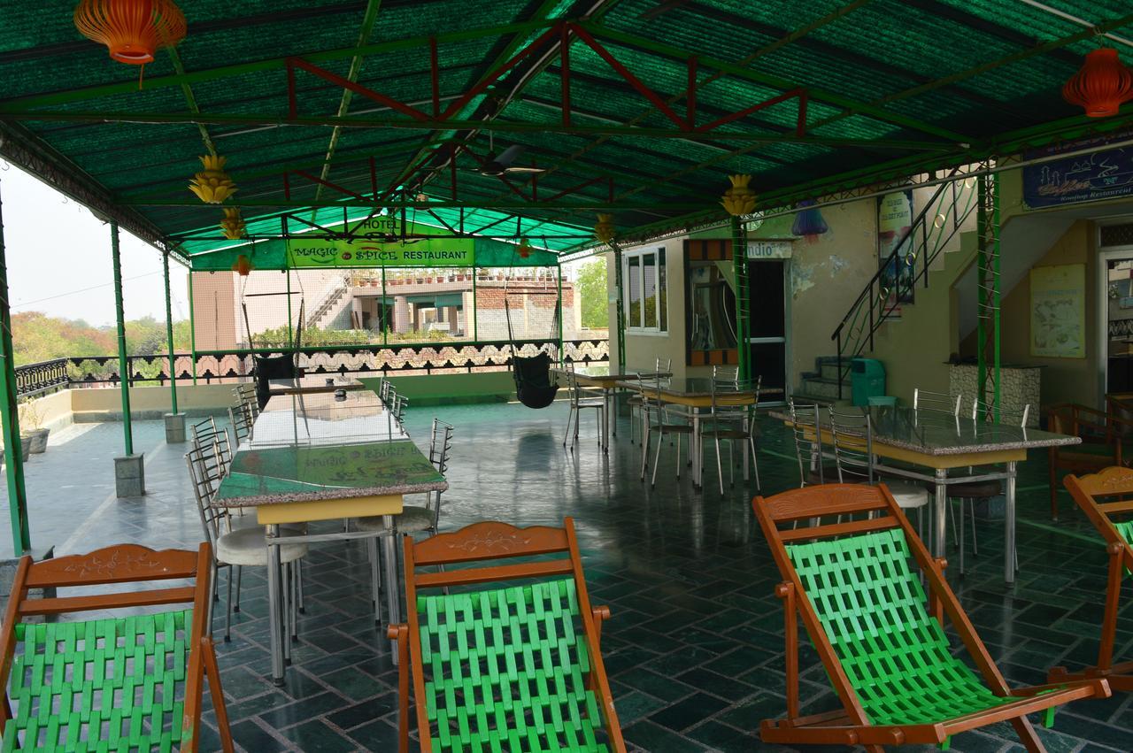 Hotel Taj Plaza Agra  Kültér fotó